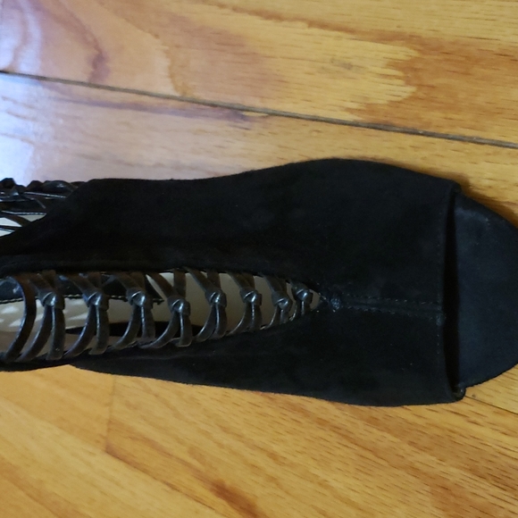 Boutique 9 -  Blk Suede 8.5M - Picture 4 of 10